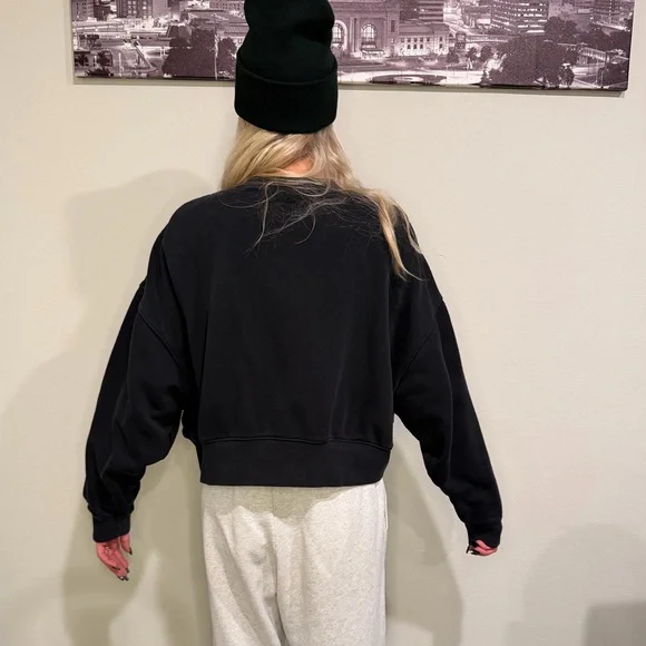 Nike Black Cropped Pullover - Picture 4 of 4